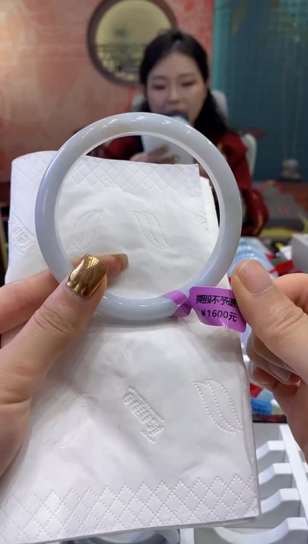 【闪购商品】翡翠手镯未镶嵌多人19243