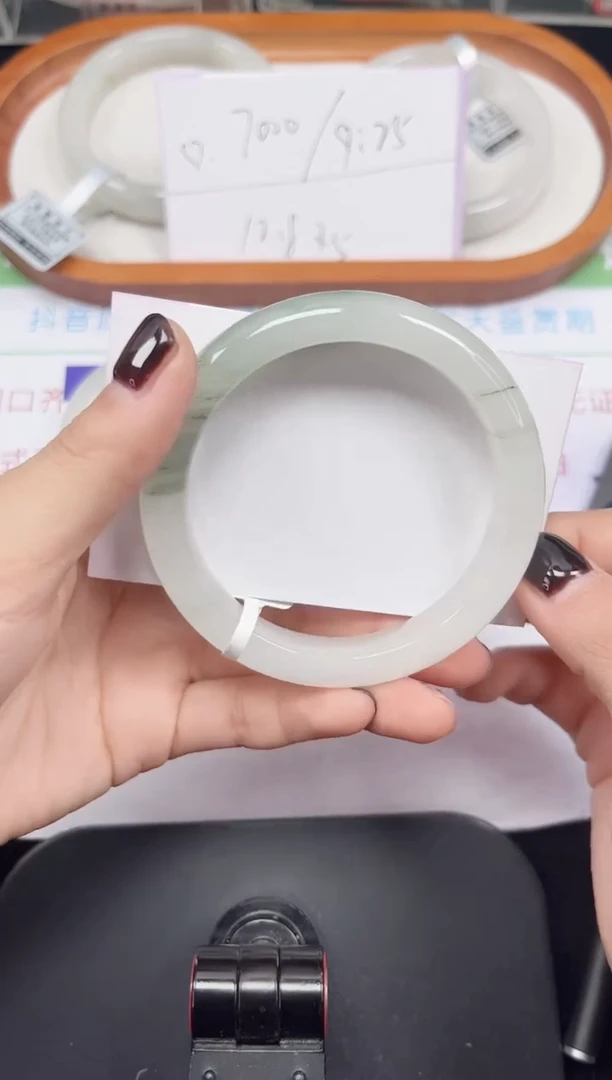 未镶嵌手镯石英质玉137-57/58