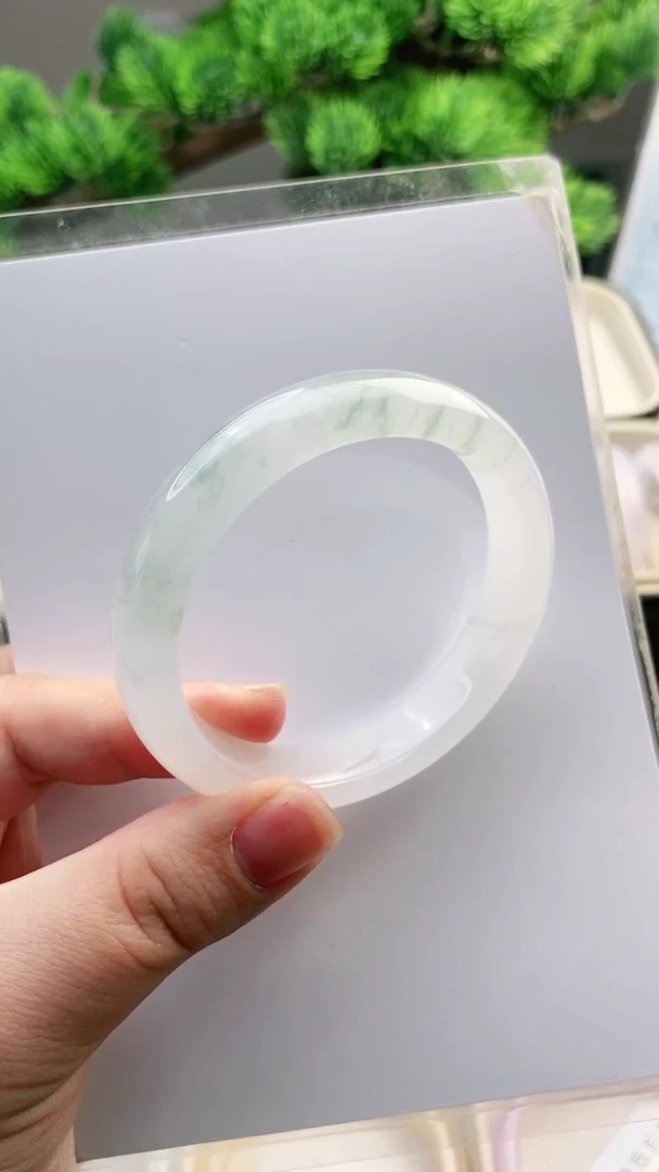 【闪购商品】石英质玉手镯未镶嵌54