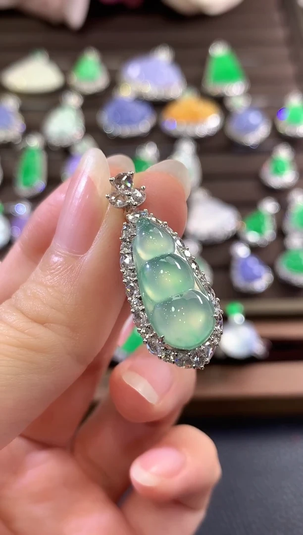 吊坠(不含链)18K金镶嵌翡翠c28