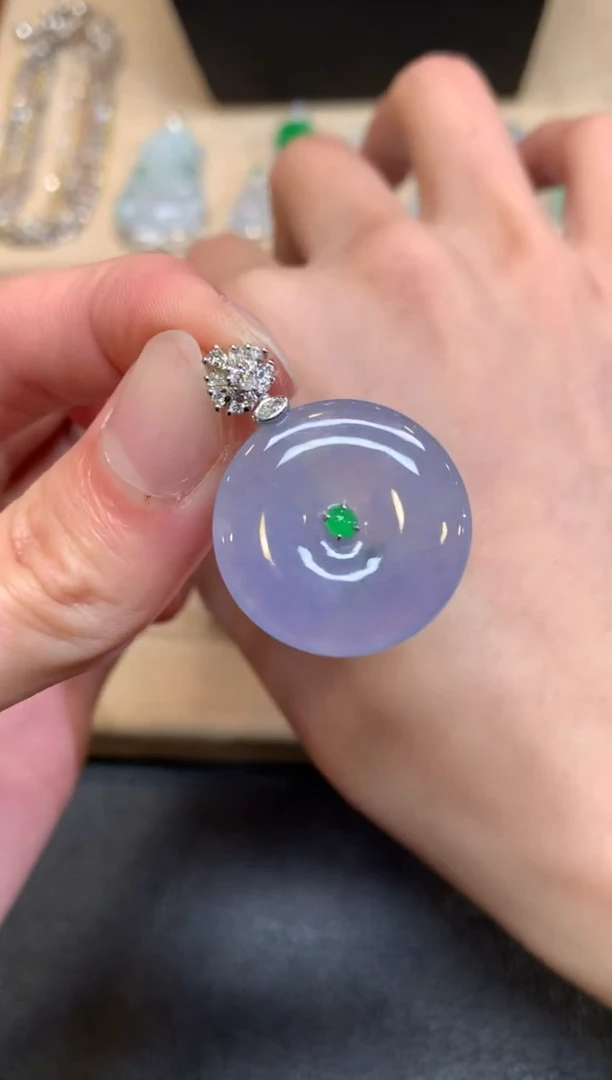 【闪购商品】翡翠颈饰18K金镶嵌平安扣【无服务费】