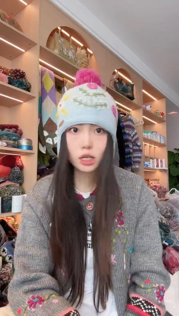 羊毛蓝色花花护耳帽