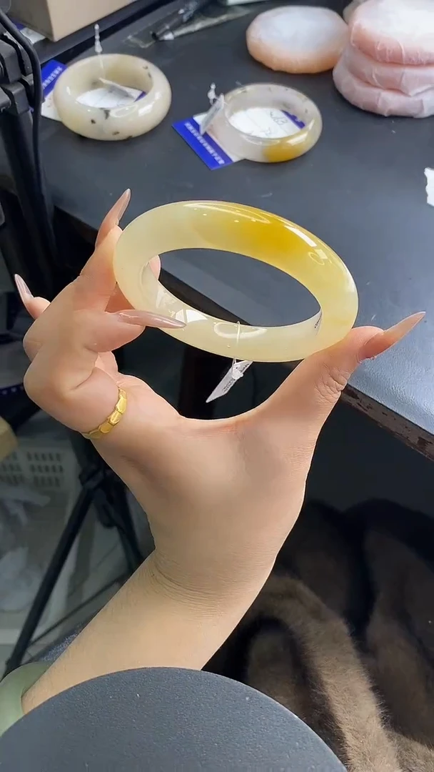 未镶嵌手镯石英质玉w64-HB60+