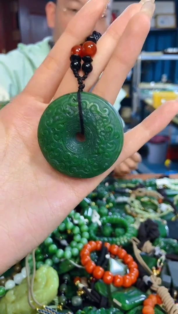 未镶嵌和田玉挂件1