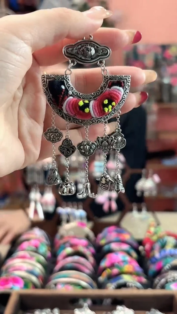 艺枝独绣手工饰品   301