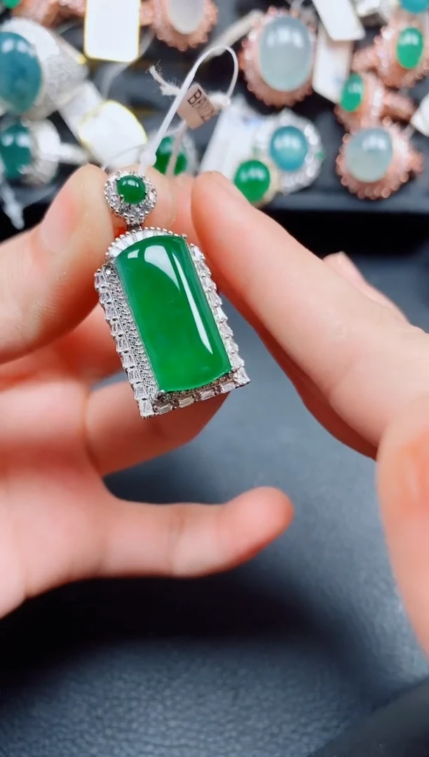 吊坠(赠链)银S925镶嵌翡翠翡翠