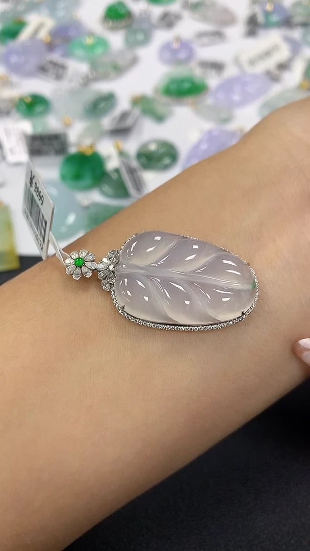 颈饰18K金镶嵌翡翠a货假一赔三支持复检百元上9元证书费自理