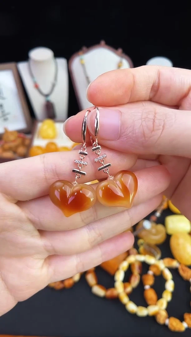 琥珀未镶嵌珠宝奇石柒月