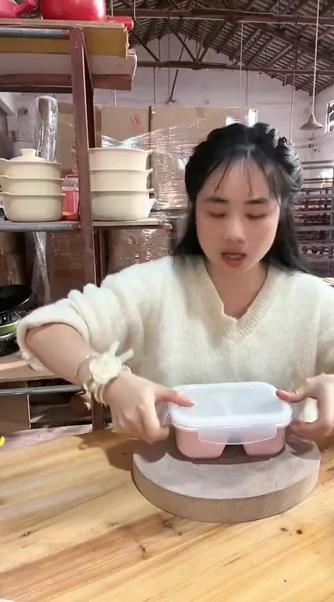 陶瑕疵粉色双格保鲜盒不可明火