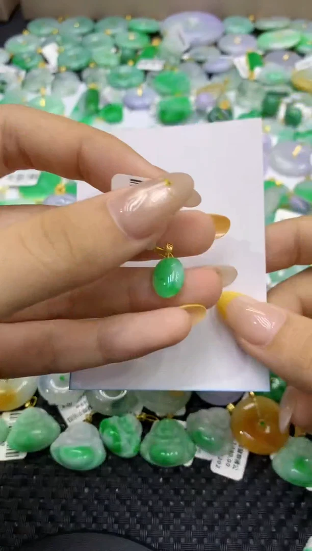 颈饰未镶嵌翡翠天然缅甸翡翠A货