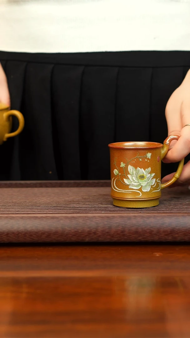 紫砂茶宠柴烧荷花把手杯