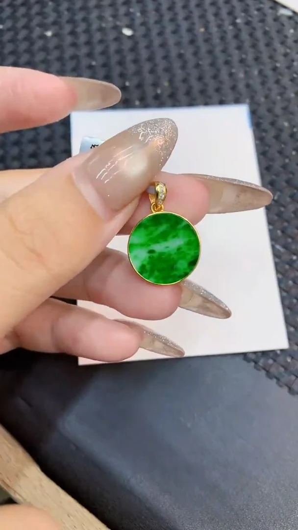 颈饰未镶嵌翡翠1
