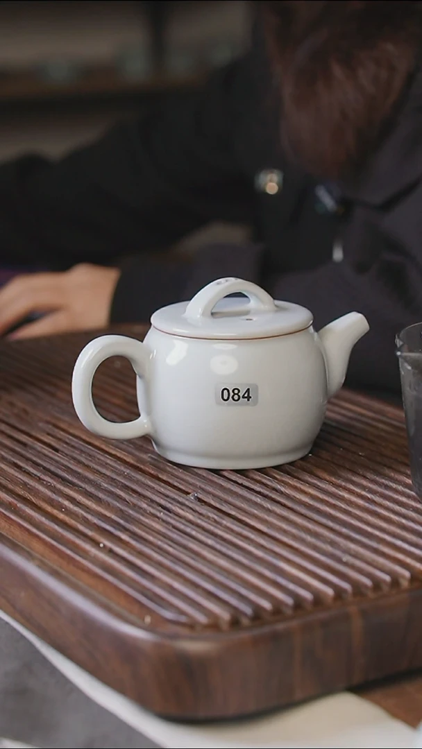 杯084号月白汉瓦壶孤品