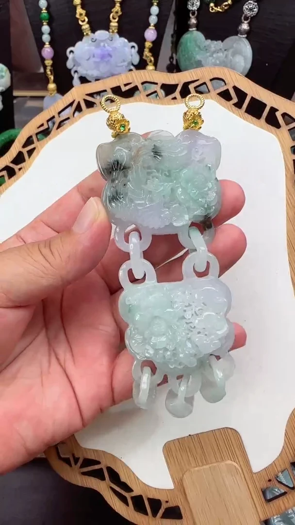 颈饰未镶嵌翡翠吊坠