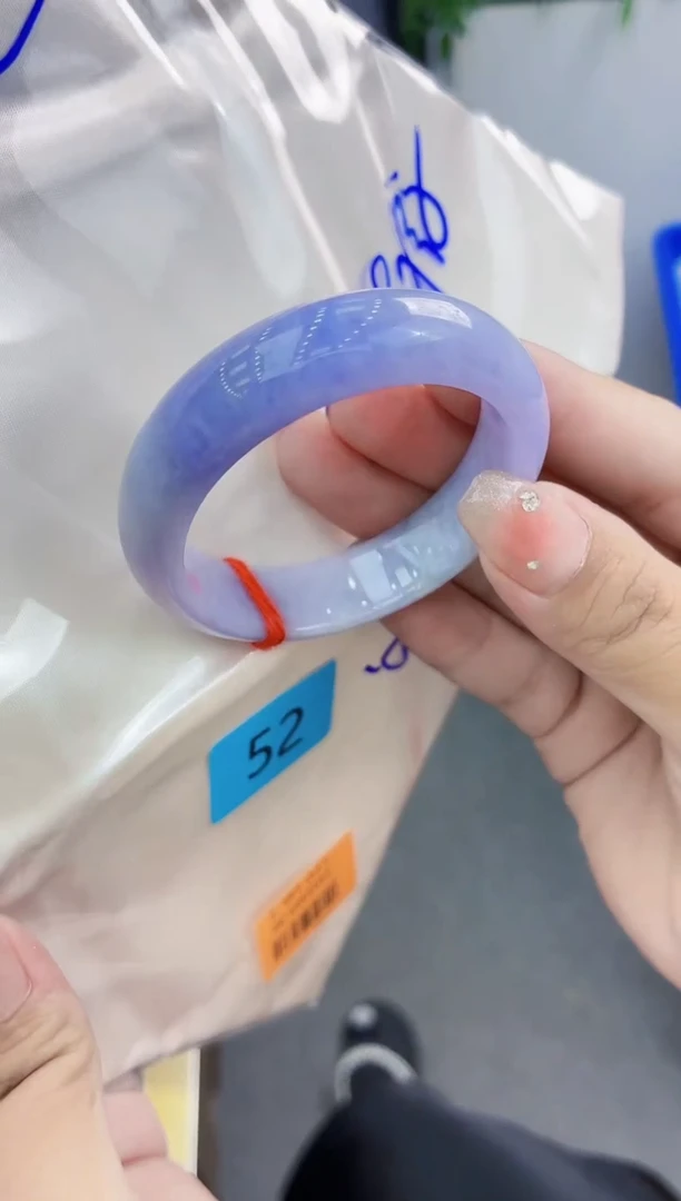 翡翠手镯未镶嵌翡翠手镯