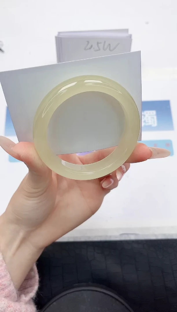 【闪购商品】石英质玉手镯未镶嵌L220-56