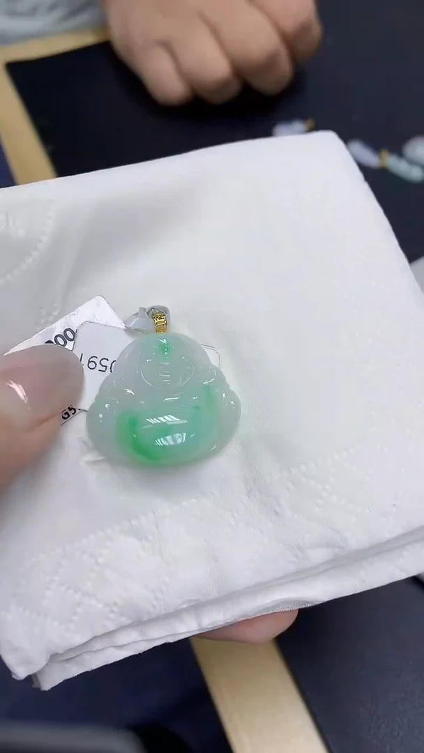 翡翠18K金镶嵌颈饰天然缅甸翡翠A货