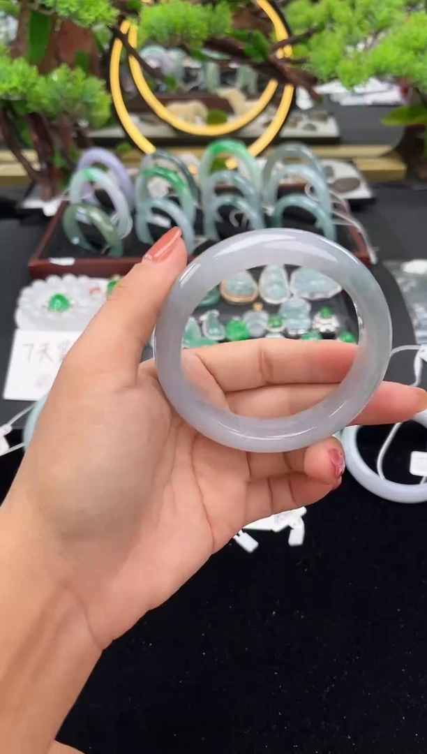 未镶嵌手镯翡翠手镯