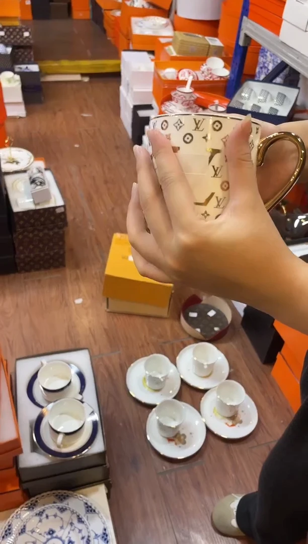 杯鸿辉家品牌瓷器，京东包邮！