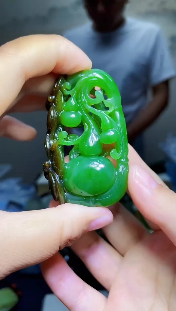 和田玉未镶嵌颈饰1