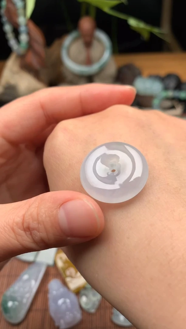 颈饰未镶嵌翡翠吊坠