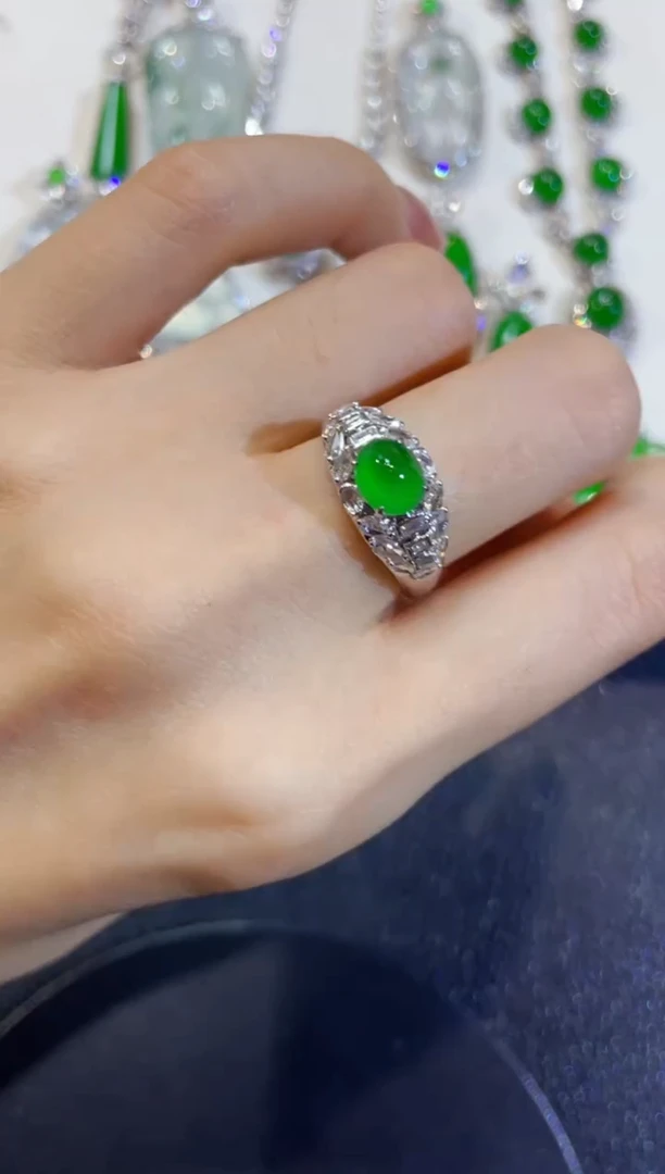 颈饰18K金镶嵌翡翠团购1