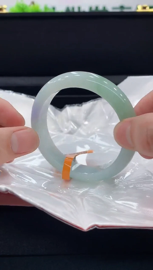 翡翠手镯未镶嵌手镯