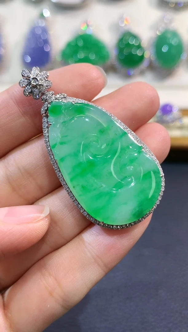 【闪购商品】翡翠吊坠(不含链)18K金镶嵌q51