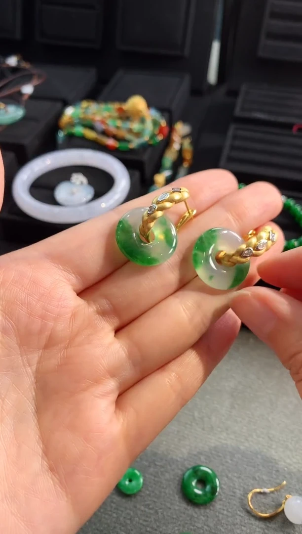 【闪购商品】翡翠耳饰18K金镶嵌耳饰