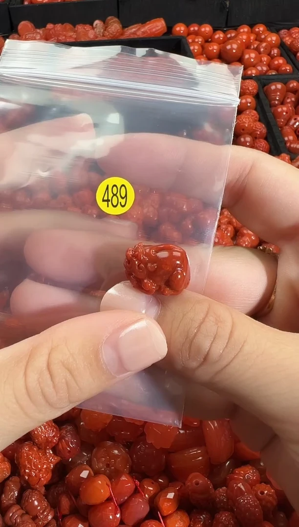 颈饰未镶嵌南红玛瑙1