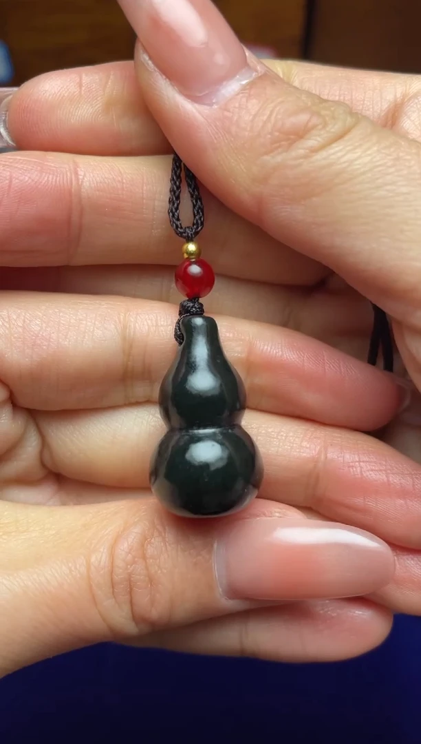 未镶嵌和田玉挂件林***宽和田玉