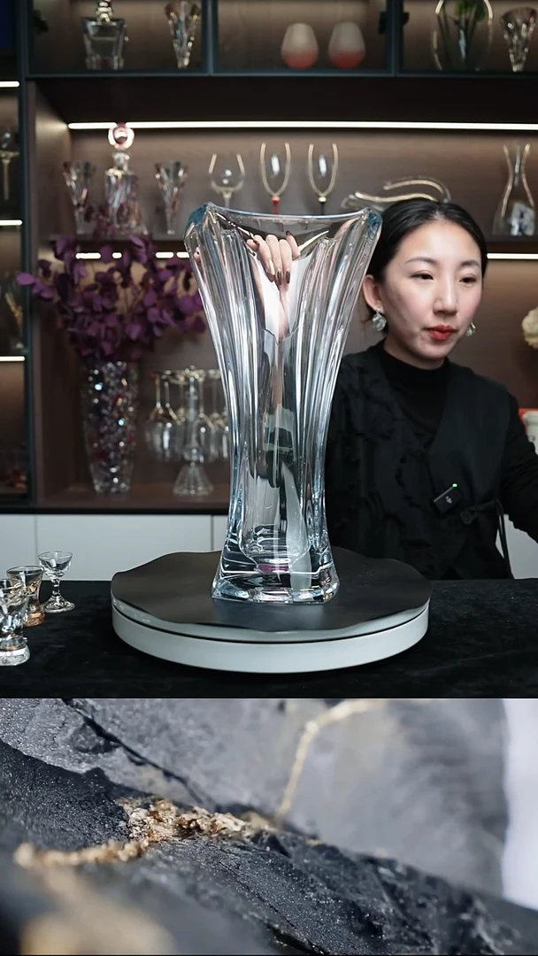 水晶宽口款花瓶1个