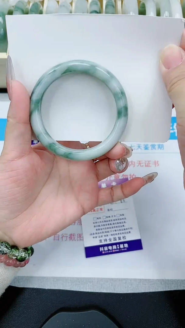 【闪购商品】石英质玉手镯未镶嵌32号/53-54圈
