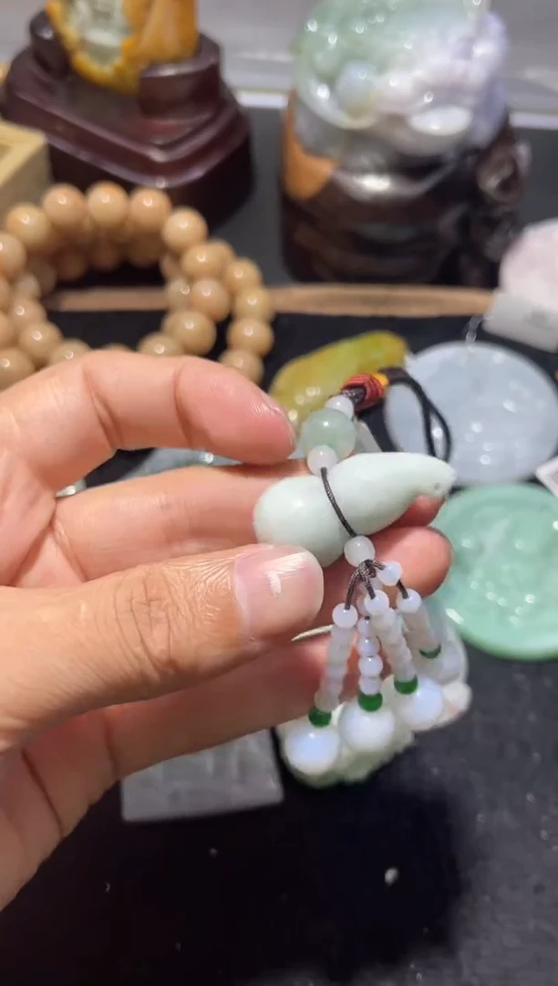 【闪购商品】翡翠颈饰未镶嵌00019323