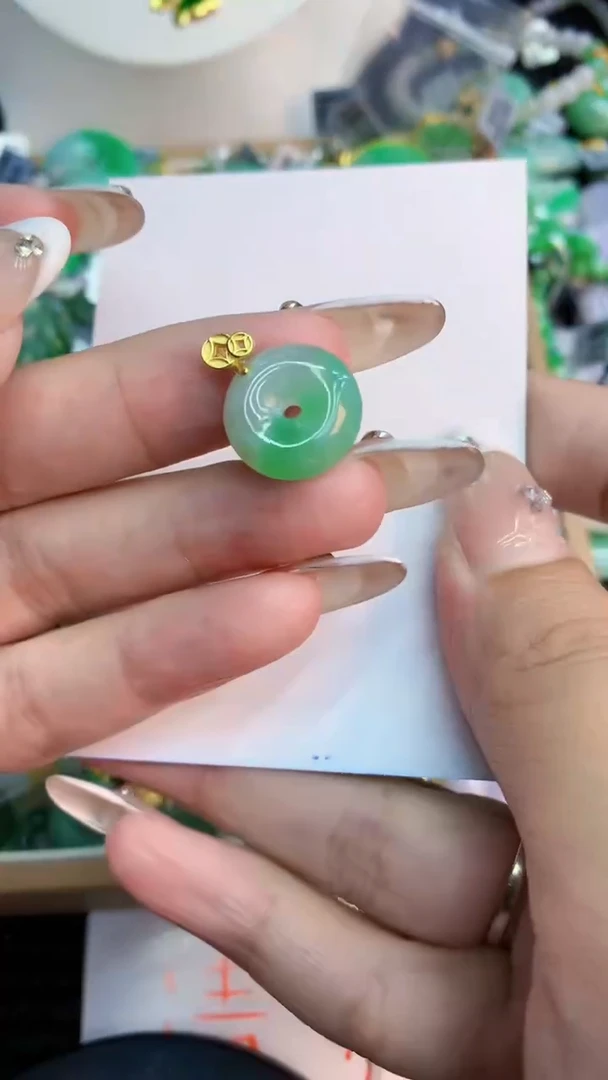 翡翠未镶嵌吊坠(不含链)1