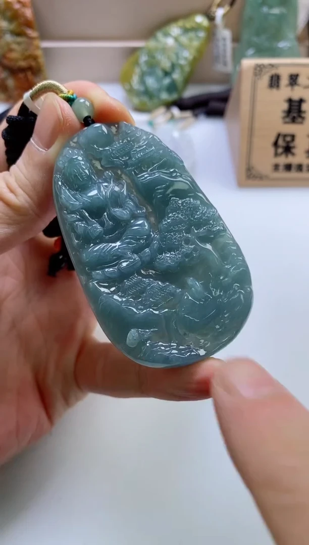 翡翠未镶嵌颈饰