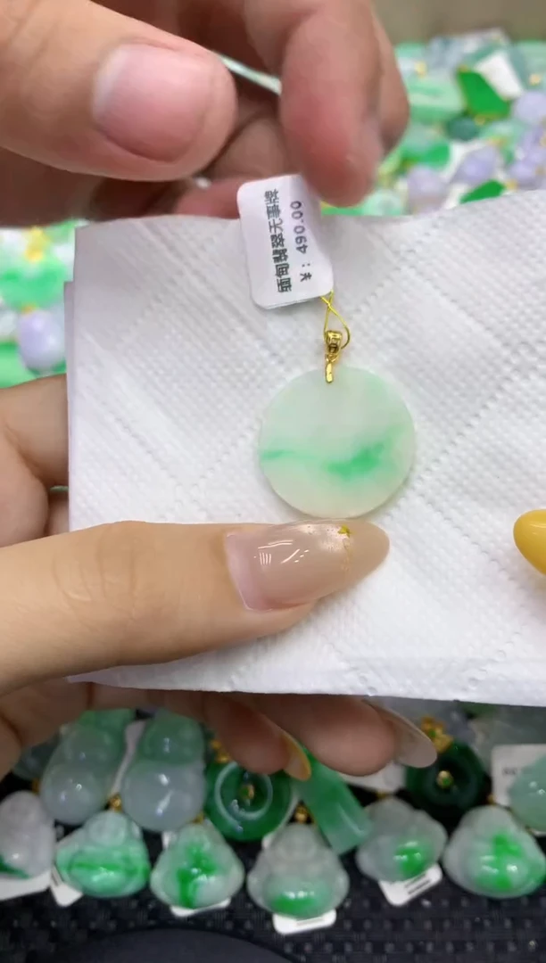 颈饰未镶嵌翡翠天然缅甸翡翠A货