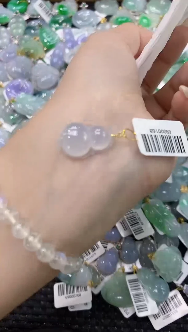 翡翠18K金镶嵌颈饰111111111111