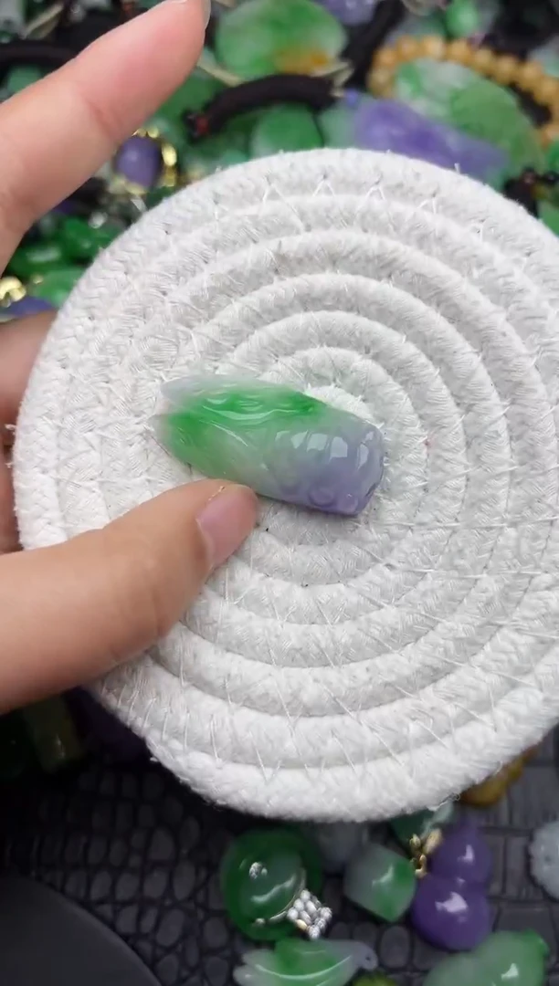 颈饰未镶嵌翡翠缅甸翡翠吊坠