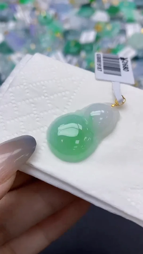 翡翠18K金镶嵌颈饰天然缅甸a货翡翠