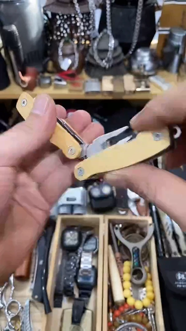 瓷片闪购商品  如图所示