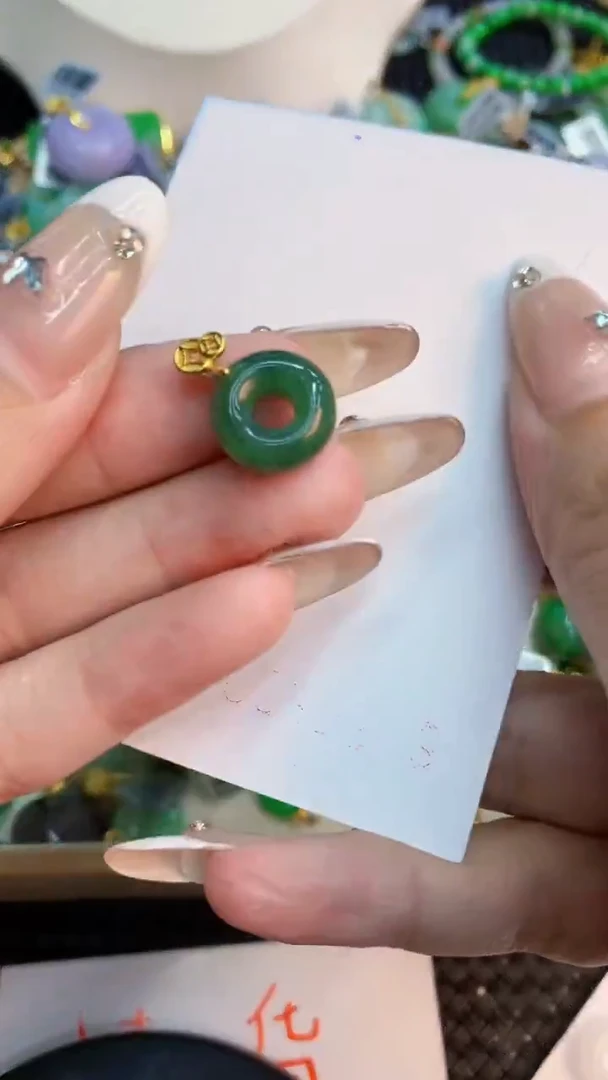 翡翠未镶嵌吊坠(不含链)1