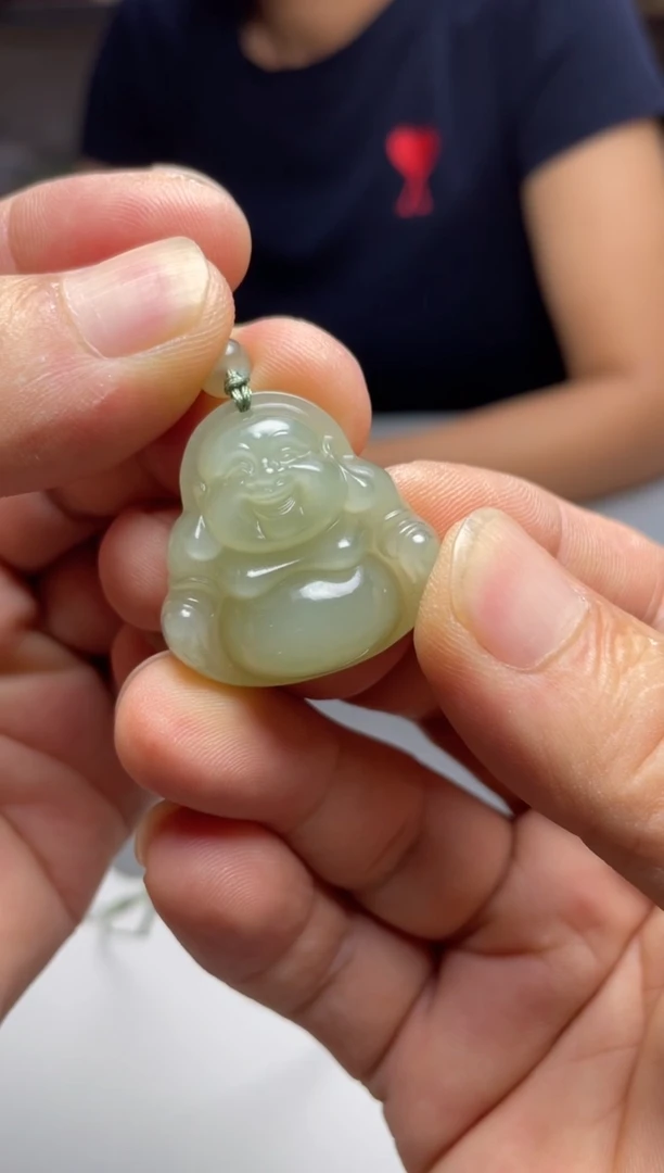 和田玉未镶嵌颈饰.