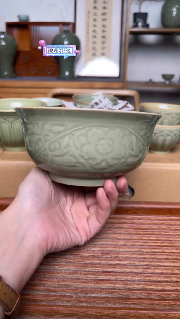 瓷器耀州窑秘色5.5英寸牡丹纹碗 微瑕