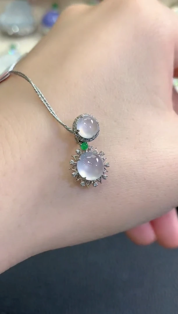 吊坠(不含链)18K金镶嵌翡翠秋日珠宝Q11