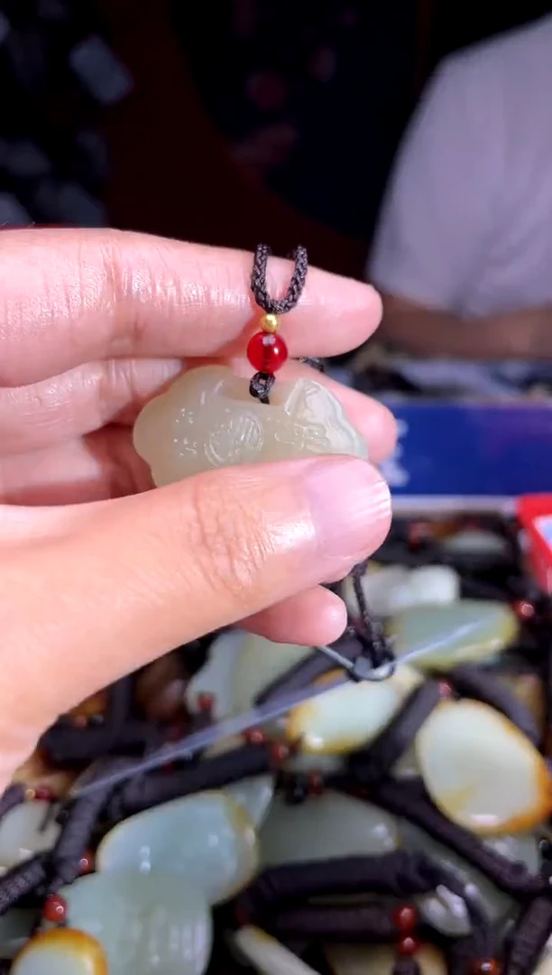 和田玉未镶嵌挂件1