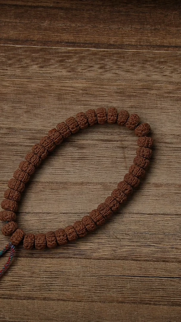 金刚菩提吊坠藏切老树王手持