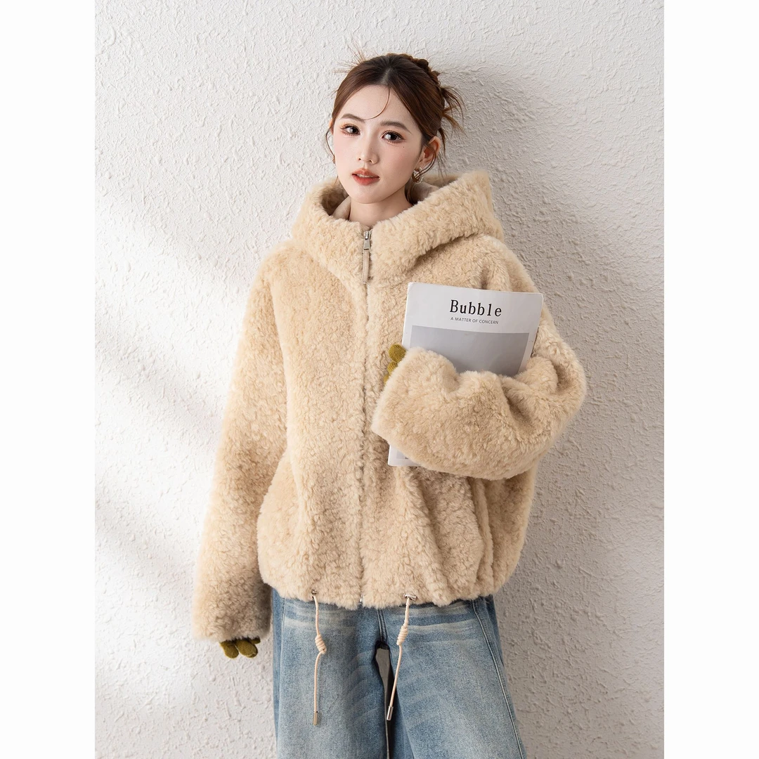 连帽短款100%羊羔毛皮草外套羊剪绒皮毛一体大衣女2025冬新款宽松