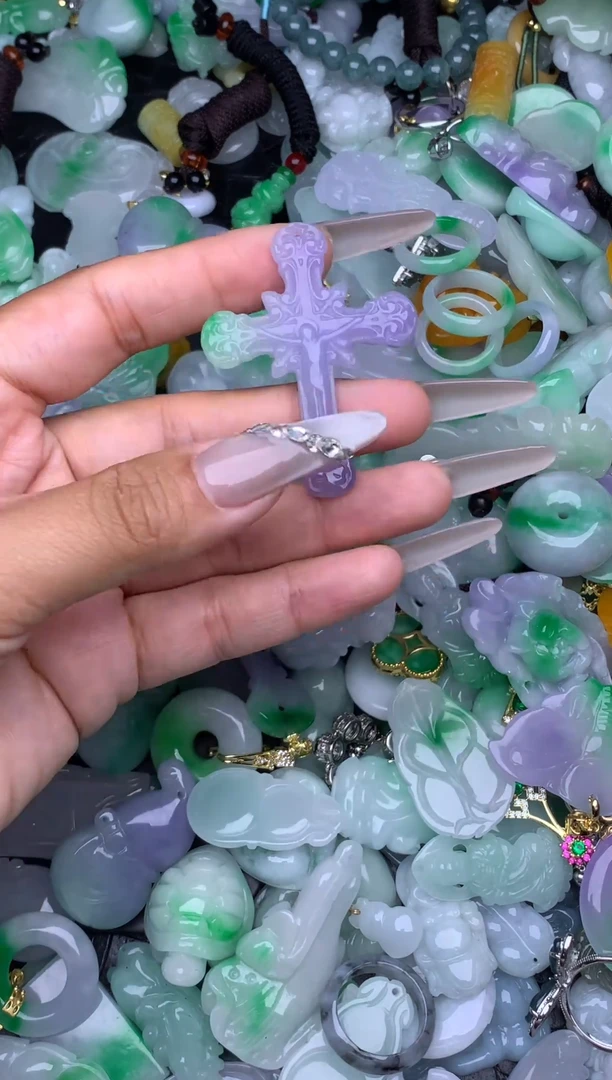 翡翠未镶嵌颈饰天然缅甸翡翠吊坠