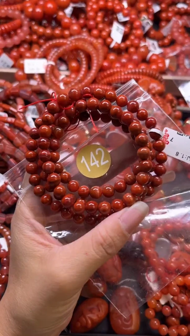 南红玛瑙未镶嵌珠宝奇石142-7